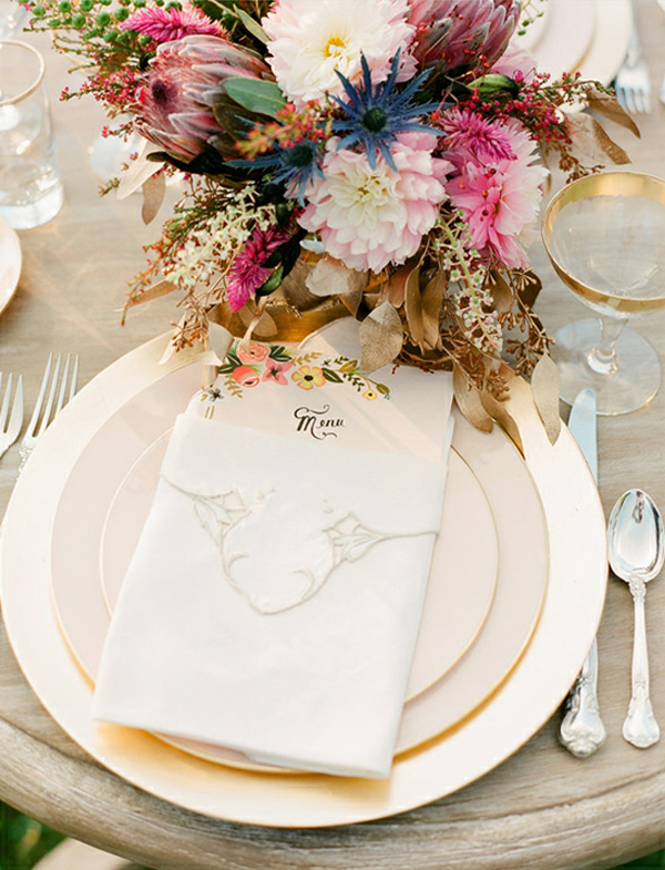 Wedding napkins flowers