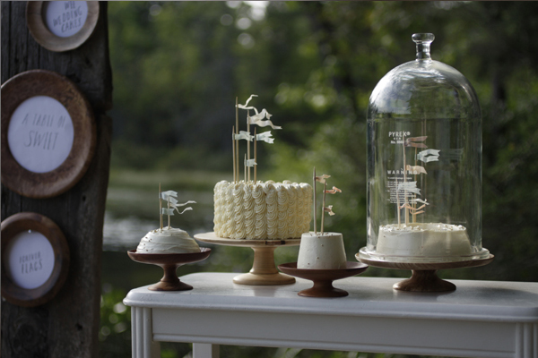 wedding table ideas, wedding reception ideas, bell jars, cloches, wedding cakes