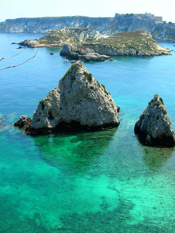 Honeymoon ideas - pulglia coastline of Isole Tremiti 