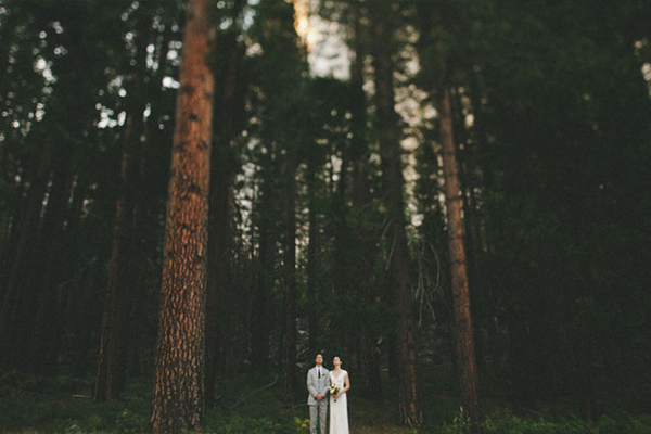 Wedding photograph ideas - in the presence of greatness