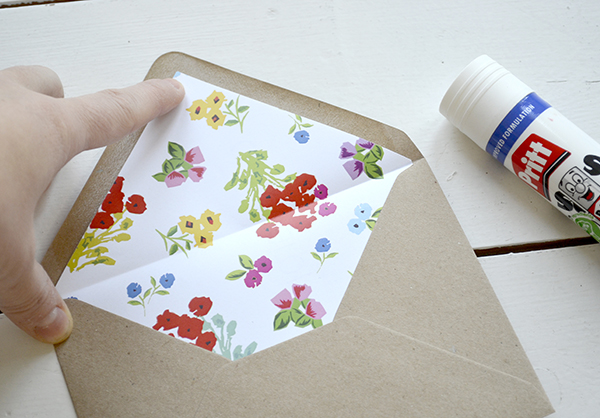 lucy says I do envelope liner DIY