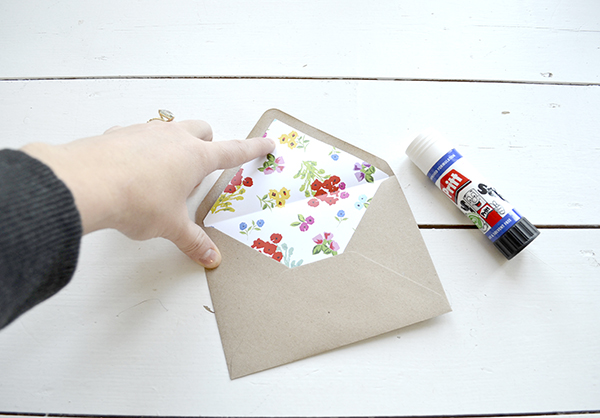 DIY Envelope Liners - Let's Mingle Blog