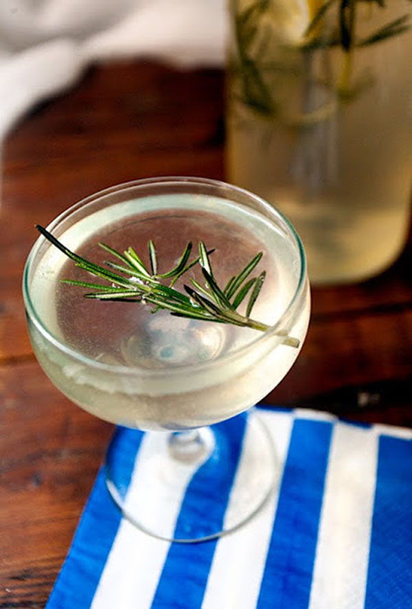 rosemary-cocktail-prosecco-gin christmas cocktail ideas