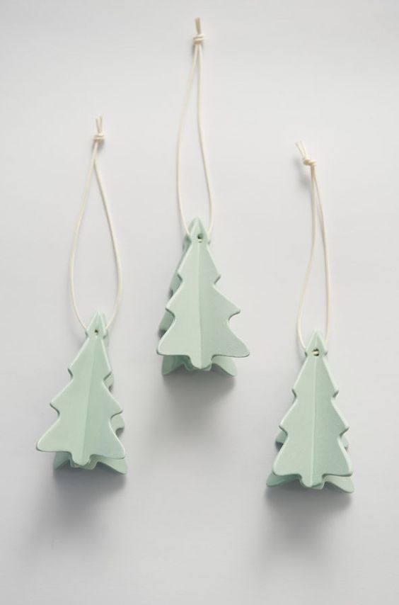 mint-green-christmas-tree-decorations